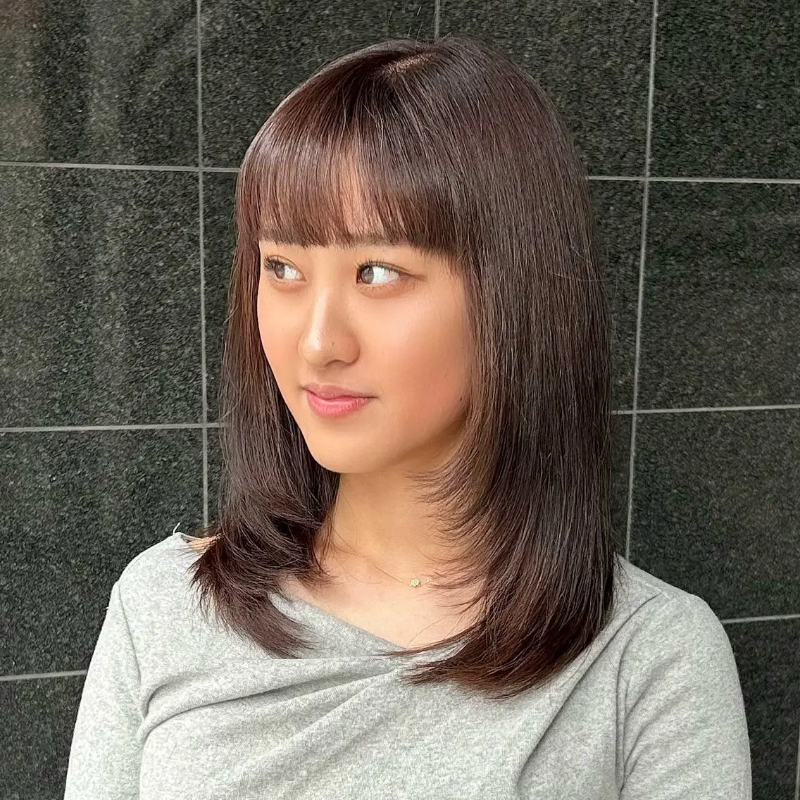 ミディアム calna 古賀 菜摘のヘアスタイル