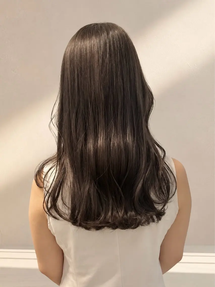 セミロング カラー ブリーチ ブラウンカラー くすみブラウン ハイトーンカラー ブリーチなしカラー ヘアカラー トリートメント REINA☁️透明感 カラー/ぷつっと♡のヘアスタイル