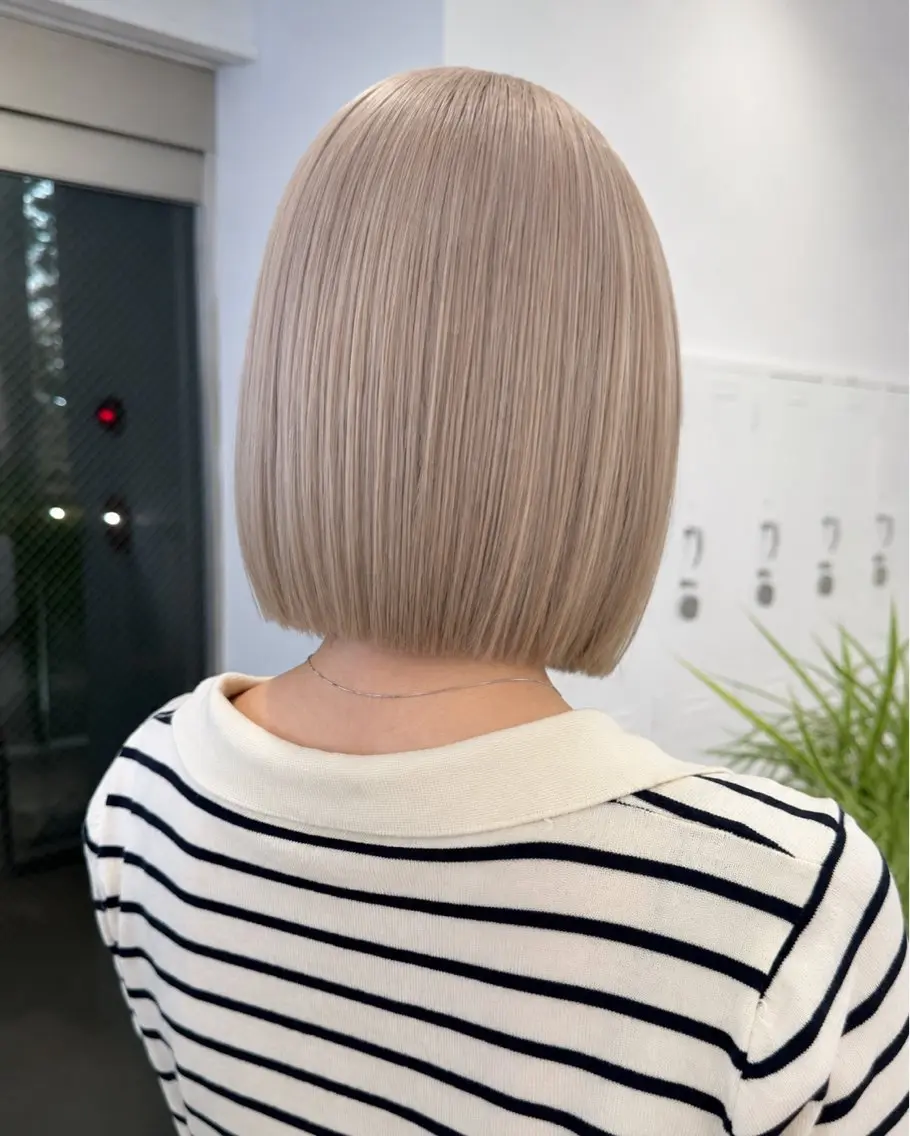 ミディアム カラー ブリーチ デザインカラー ハイトーンカラー カット ヘアカラー トリートメント 小田 晃瑛のヘアスタイル