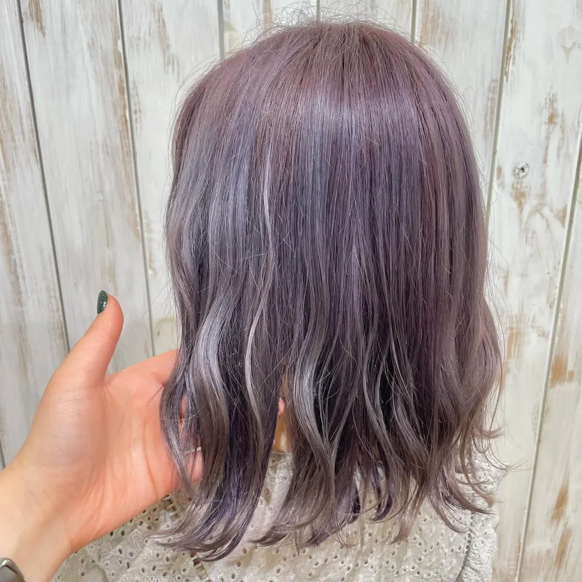 カラー ラベンダーカラー 片柳 美友季のヘアスタイル