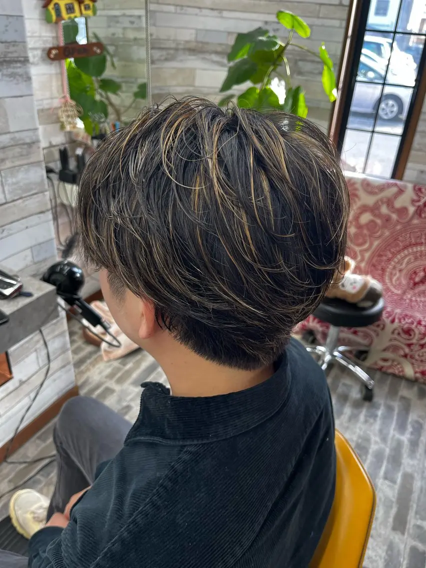 カラー メンズ メンズハイライト ハイライトカラー カット ヘアカラー トリートメント 大坪 拓斗のヘアスタイル