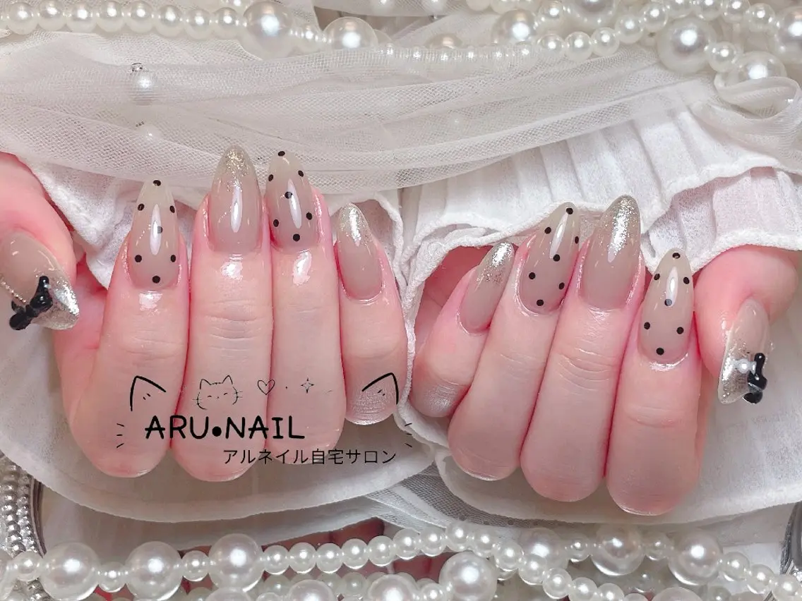 ネイル ドット ガーリー リボン ARU·NAIL 自宅サロン港区宝神のネイルデザイン