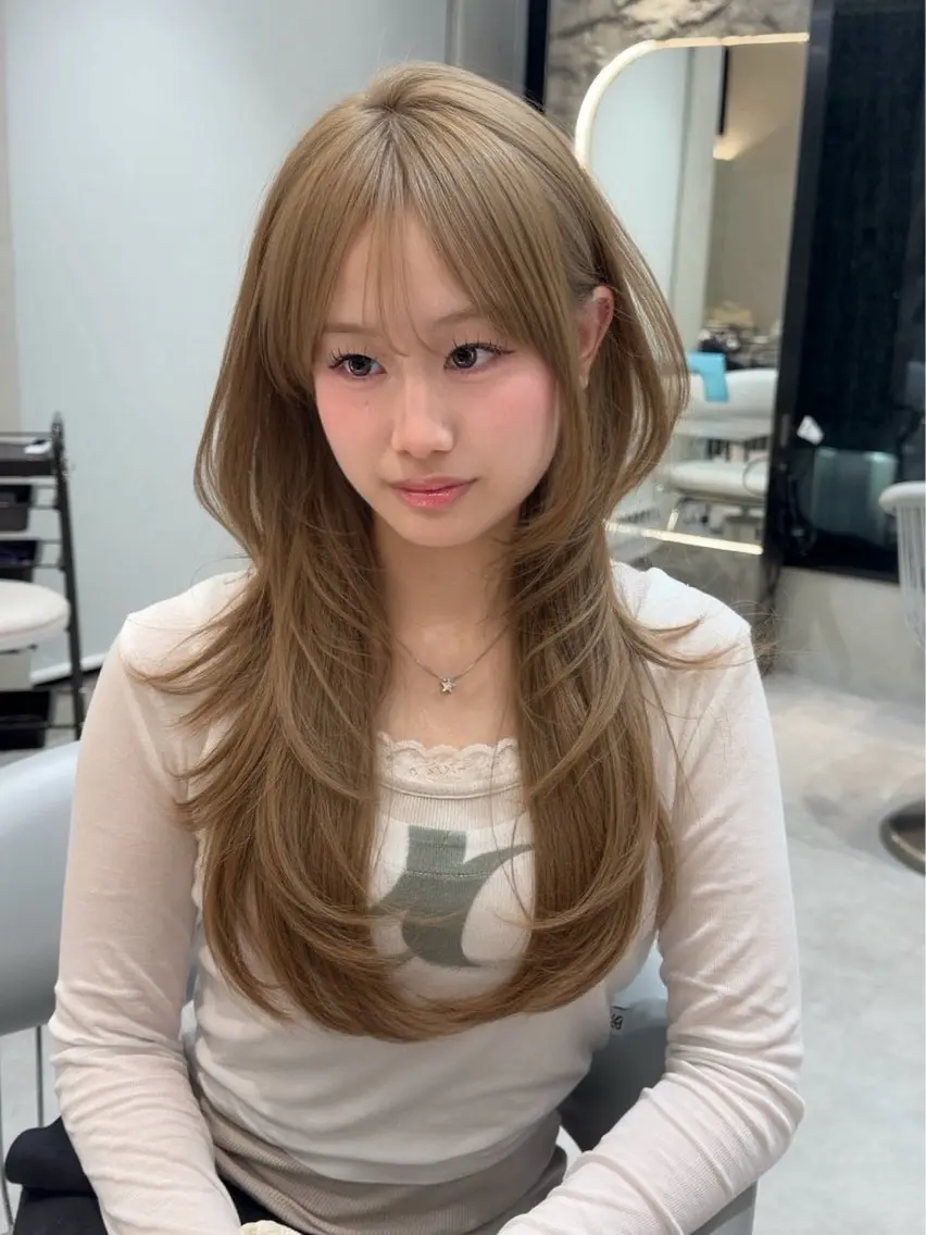 セミロング カラー ヘアカラー トリートメント Lond Le'a /ハイトーンカラーのヘアスタイル