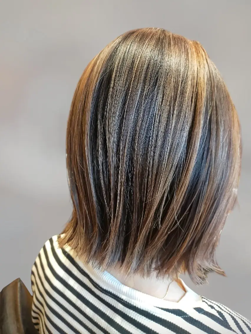 ミディアム カラー ハイライトカラー ハイライト カット ヘアカラー トリートメント いしかわひろき💫 ハイライト/脱白髪染のヘアスタイル