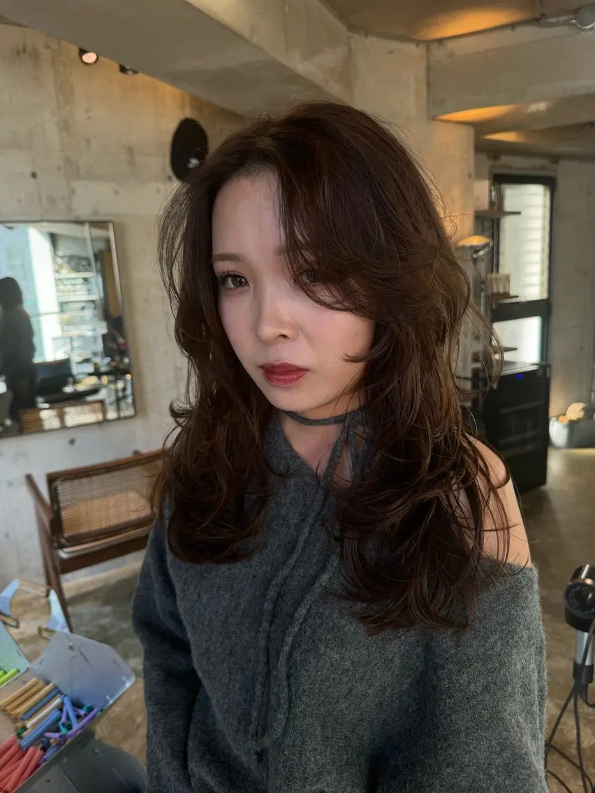 ロング カラー パーマ 切りっぱなしボブ ロングレイヤー ボブ 顔まわりレイヤー 顔周りカット カット YOKO/パーマ レイヤーカットのヘアスタイル