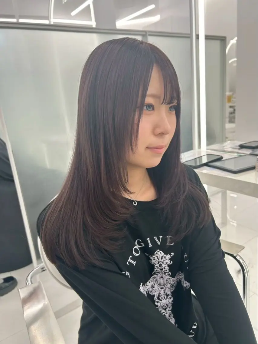 ロング カラー 赤み消し艶カラー🩵 前髪顔周り あやなのヘアスタイル