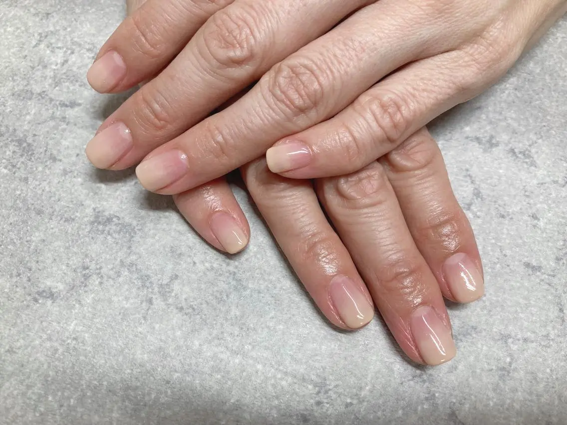 ネイル オーロラネイル フラワーネイル フットネイル フレンチネイル ジェルネイル mogunail &blowのネイルデザイン