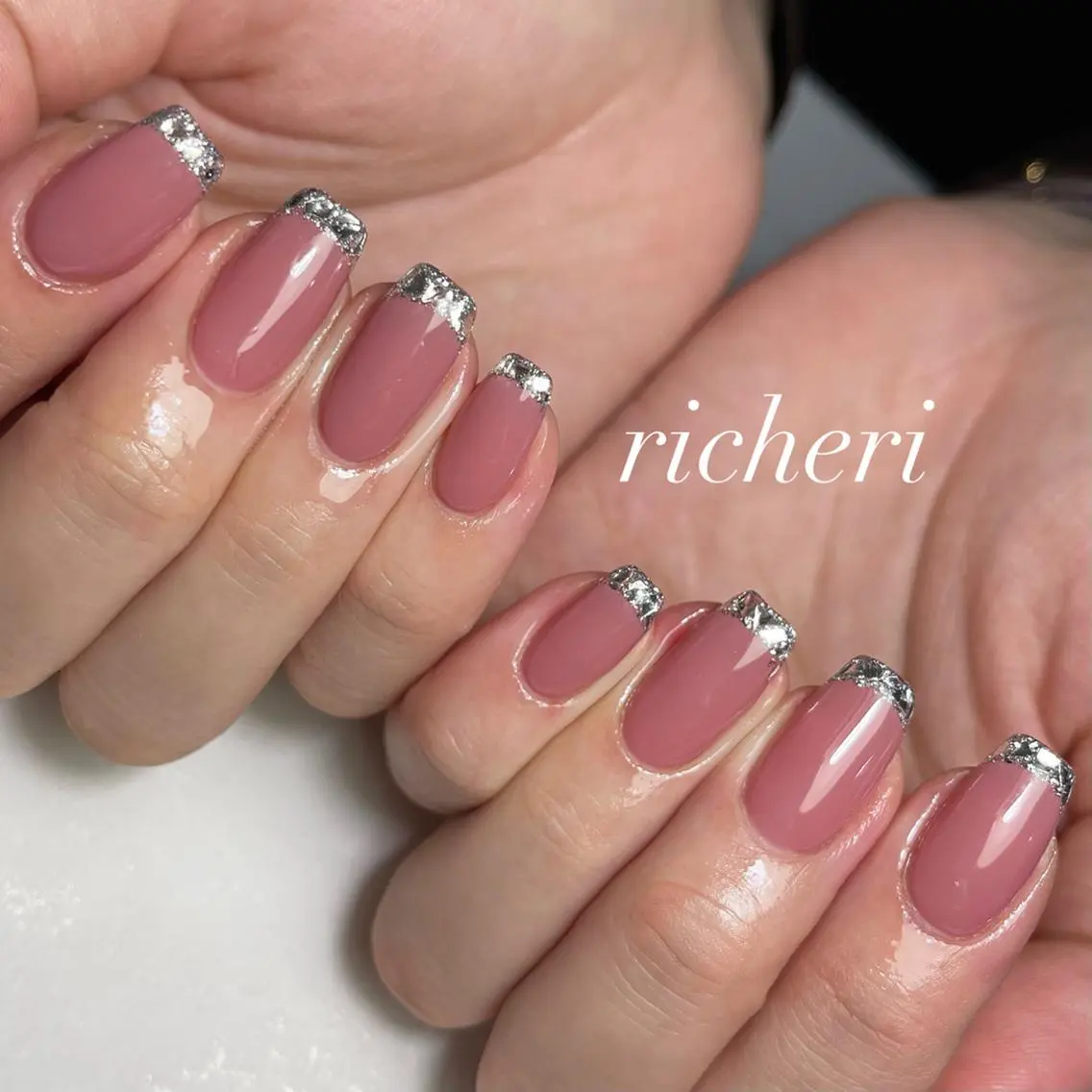 ミディアム ネイル 桜ネイル フレンチネイル ジェルネイル ガラスフレンチ オフィスネイル ハンドネイル richeri beautyのエステ・リラクイメージ