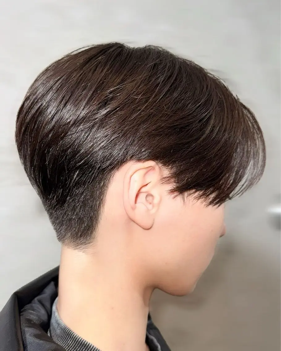メンズ 《期間限定無料》 ミディアムカット✂️のヘアスタイル