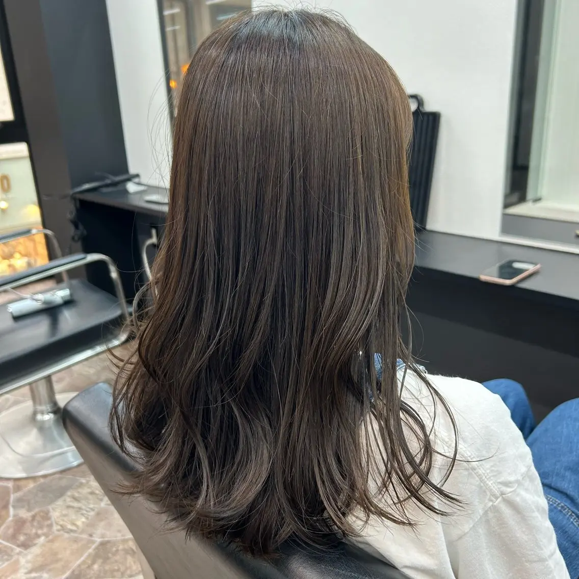 セミロング カラー ブラウンカラー くすみブラウン COEUR🧡 山下　優花のヘアスタイル