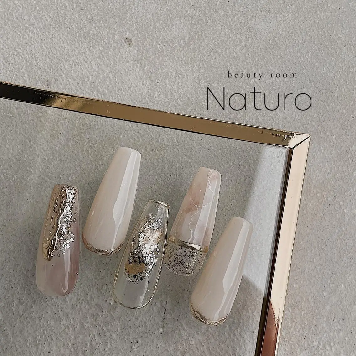 ネイル マツエク・マツパ アイブロウ ニュアンスネイル ハンドネイル beautyroom Naturaのネイルデザイン