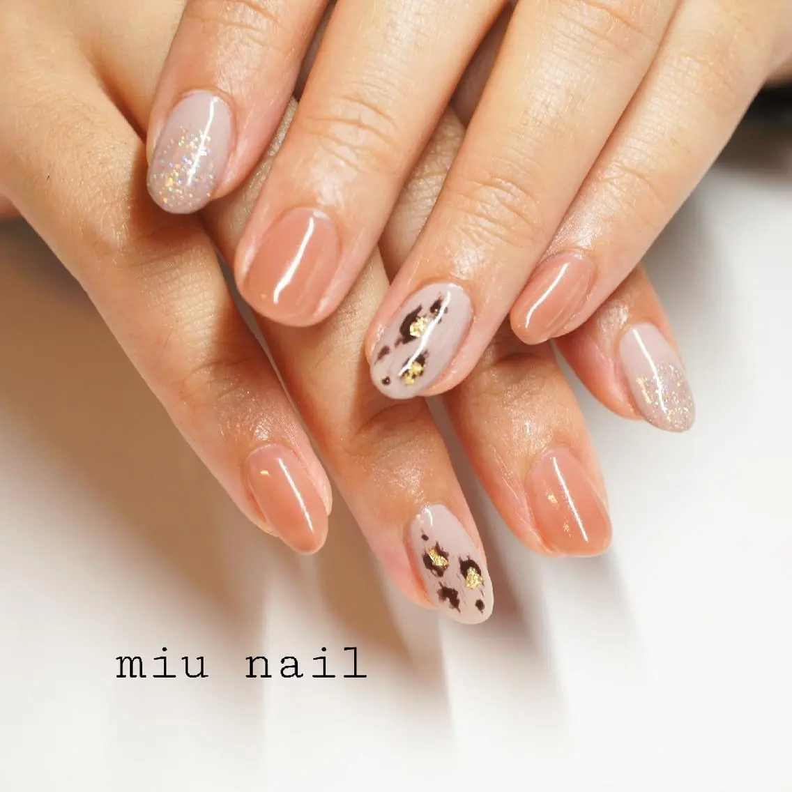 ネイル アニマル柄 アートネイル ラメ(グリッター) オフィスネイル シンプルネイル MIU  nailのネイルデザイン