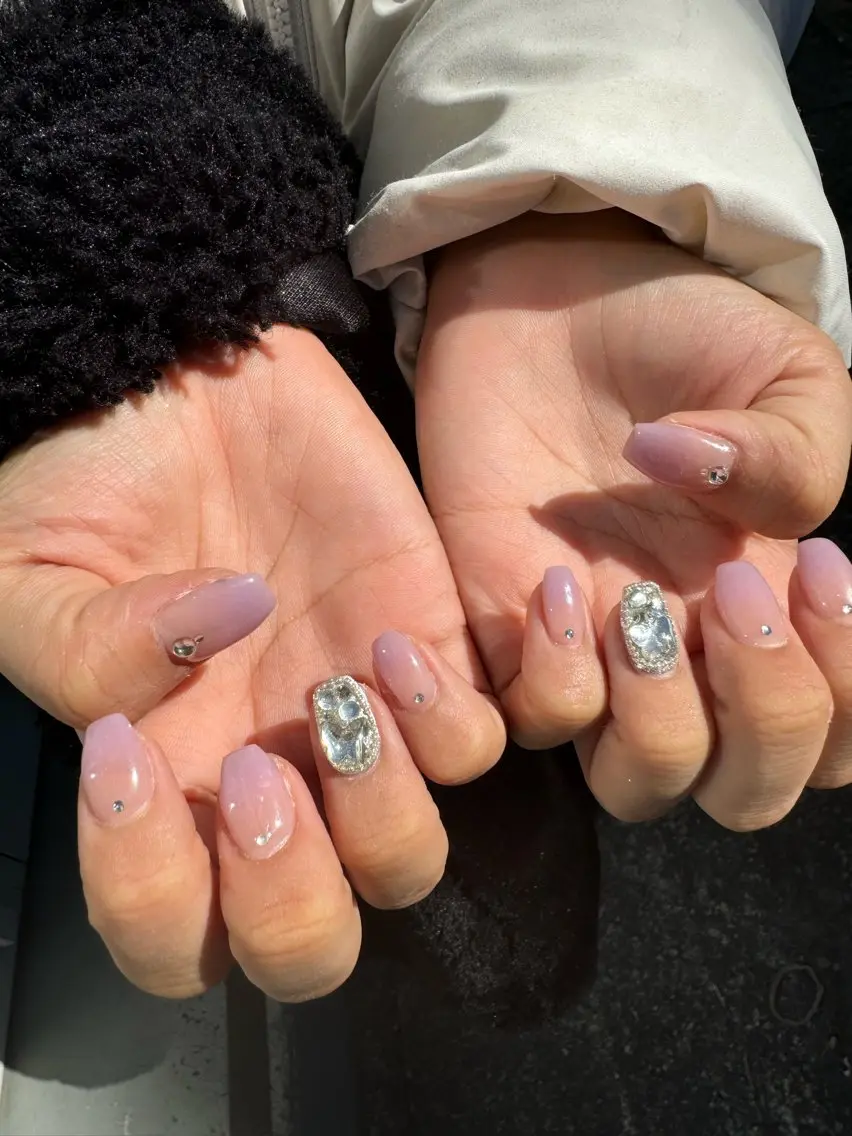 ネイル LAVISH 大和店 emi・:*+のネイルデザイン