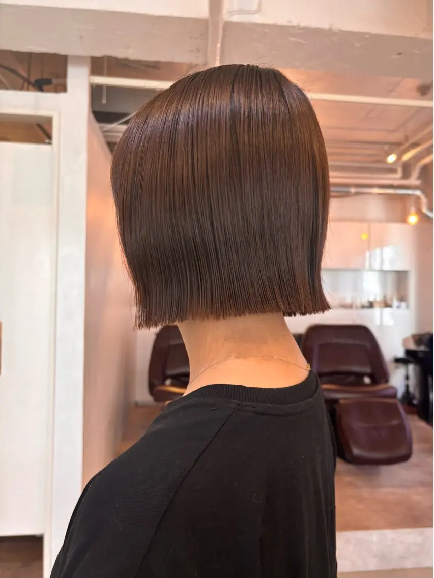 ミディアム 外ハネヘア カット 透明感カラー /Kanon️🫧のヘアスタイル
