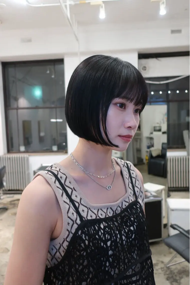 ミディアム カット ミタニ ナギサのヘアスタイル