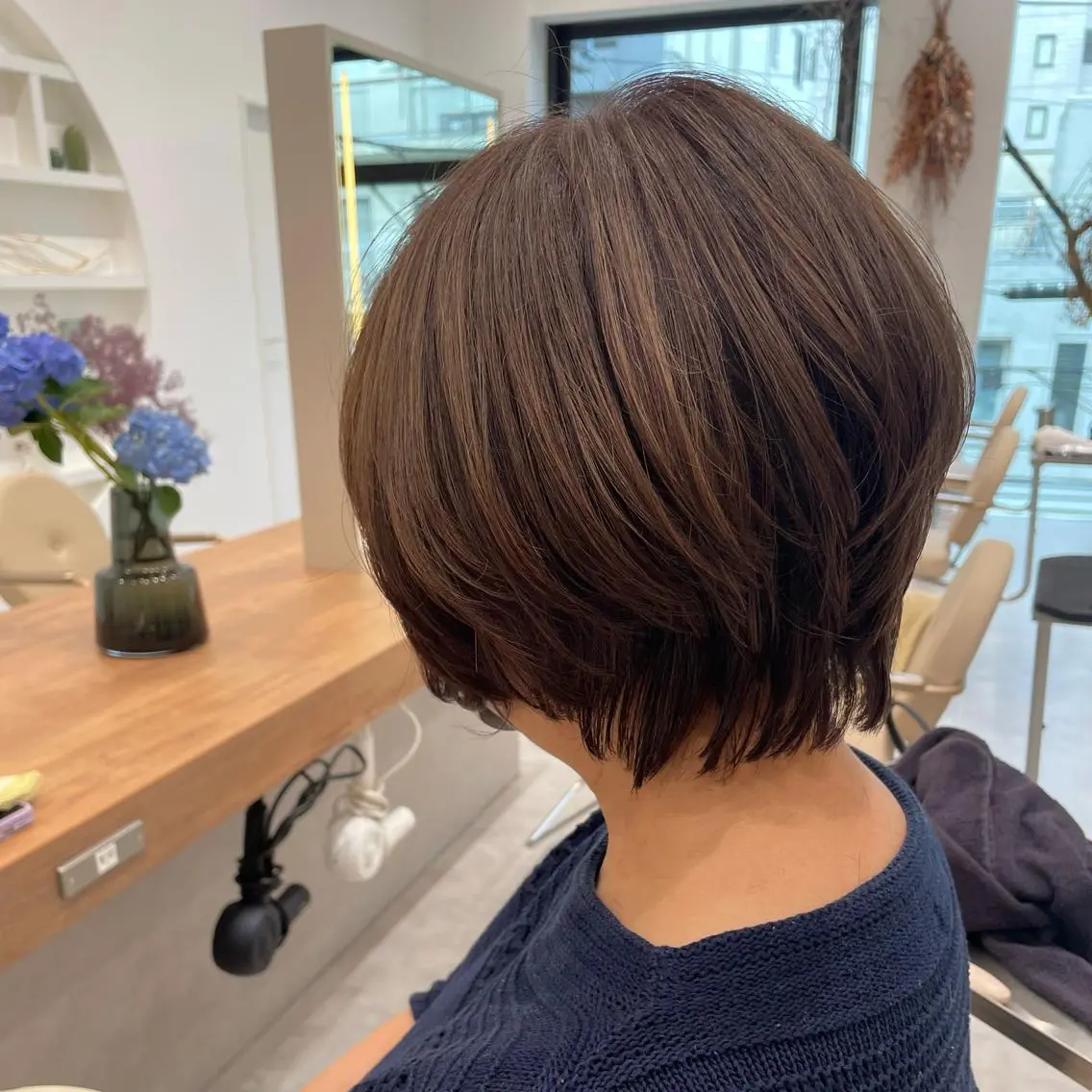 ショート カラー 井上 佳奈のヘアスタイル
