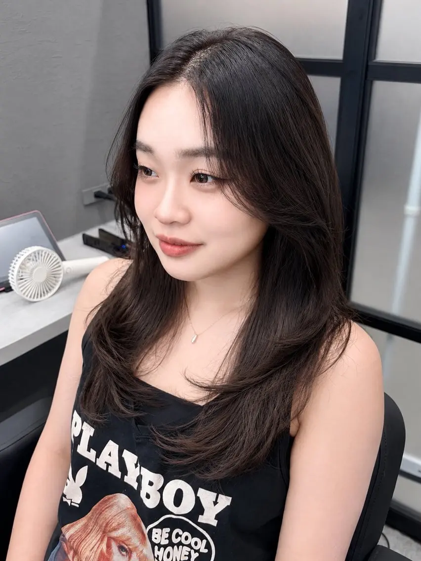 セミロング 【韓国ヘア ×透明感カラー】芳川のヘアスタイル