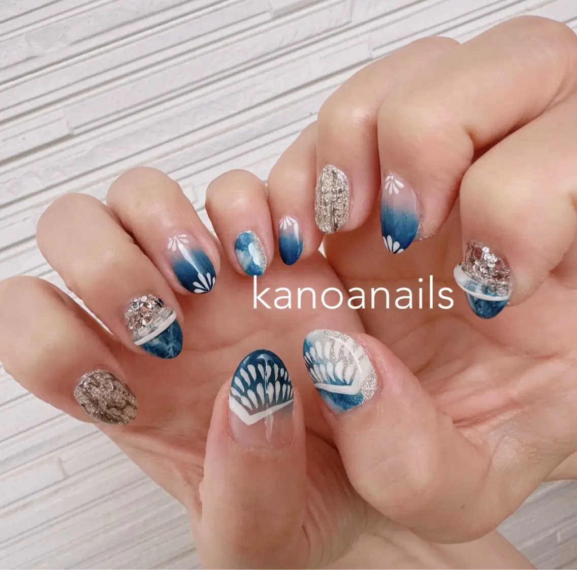 ネイル ブルー グラデーション ハンドネイル megu_ kanoanailのネイルデザイン
