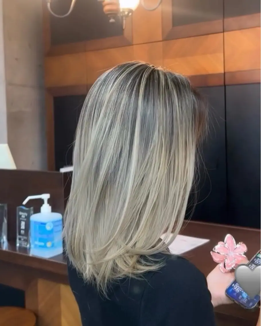 ミディアム カラー akari ★のヘアスタイル