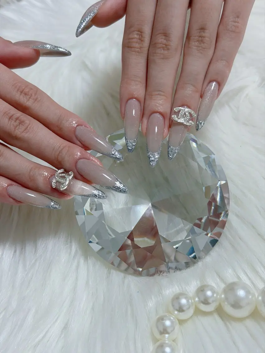 ネイル フレンチネイル ガラスフレンチ マグネットネイル ハンドネイル nagi nailのネイルデザイン
