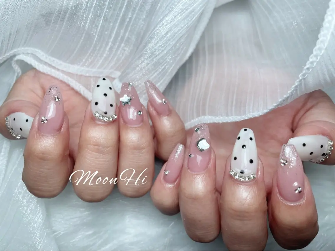 ネイル MoonHi Nail 朝霞台のネイルデザイン