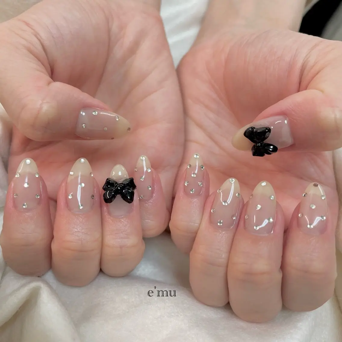 ネイル フレンチネイル ガーリー ハンドネイル nail salon e'mu💐のネイルデザイン