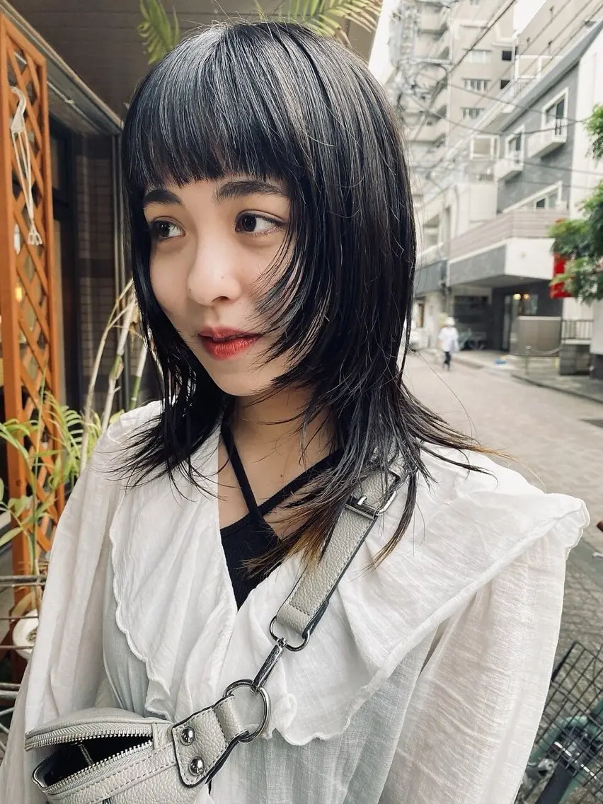 ミディアム 顔周りカット カット 佐藤 芽衣のヘアスタイル
