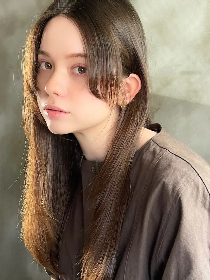 細部までこだわりのヘアカット+指圧マッサージ+コテスタイリング付き。LOAなど厳選されたおすすめのスタイリング剤を使用の写真