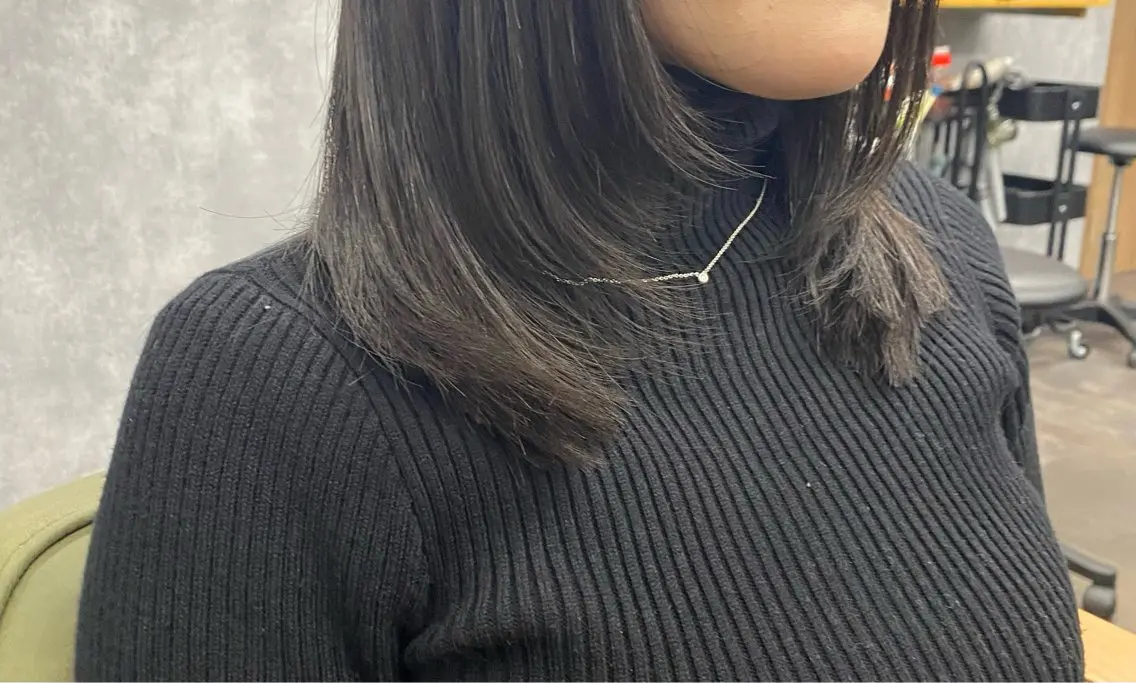 ミディアム 顔まわりレイヤー 顔周りカット レイヤーカット 郷原 奈々のヘアスタイル