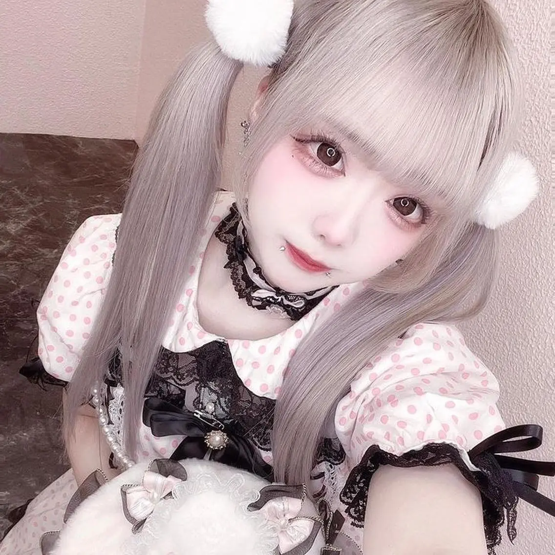 ロング カラー ブリーチ シルバー ホワイトシルバー エクステ 髪質改善 カット ヘアカラー トリートメント エクステ ハイトーンエクステ 🎩カズキ🎩のヘアスタイル