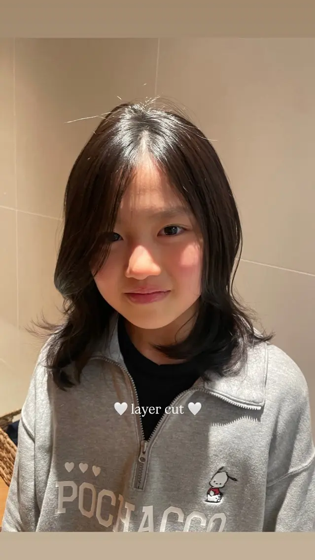 ミディアム レイヤーカット カット ヘアカラー トリートメント 艶カラー/縮毛矯正 🩰chihiroのヘアスタイル