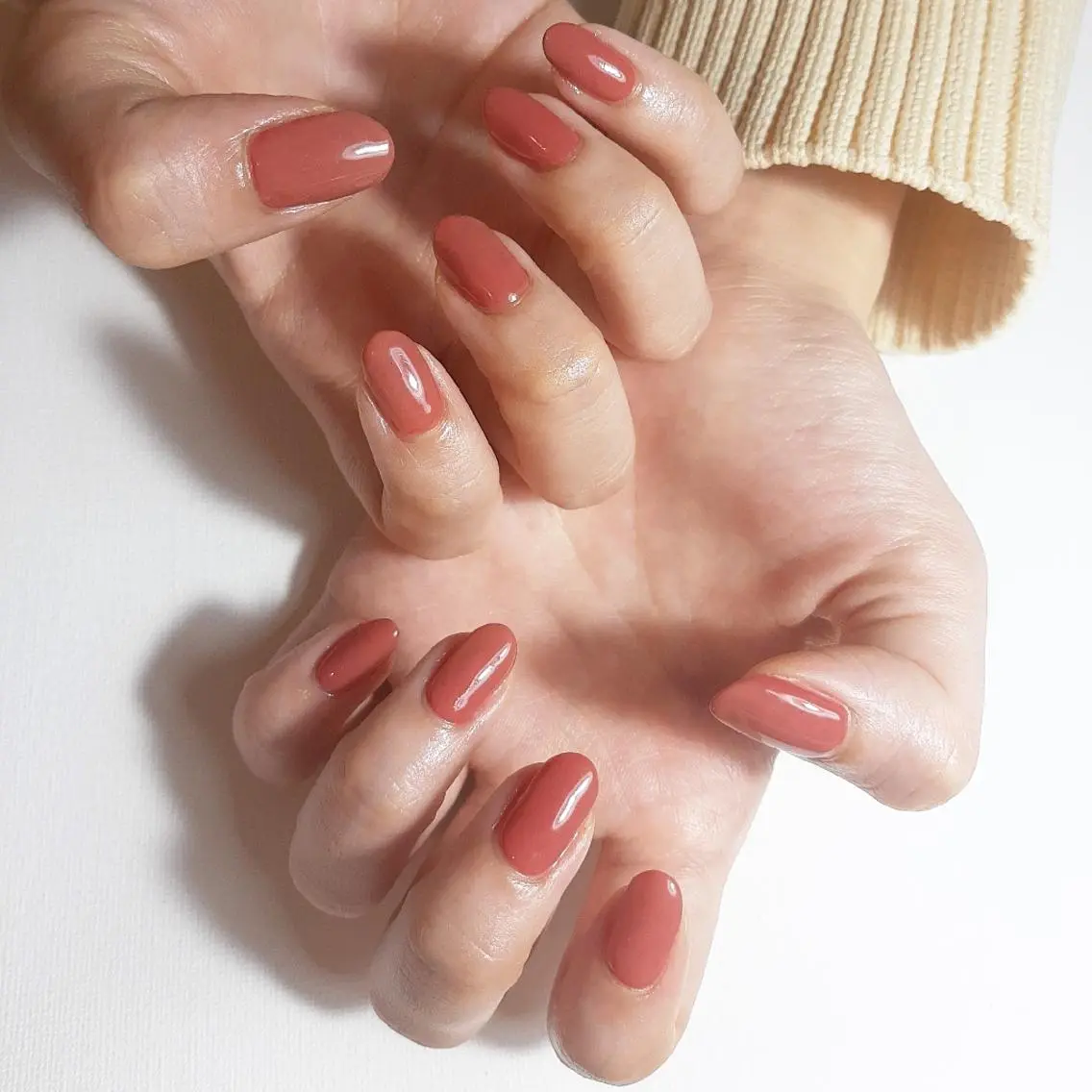 ネイル ワンカラーネイル 赤色 owlnail /持込みデザイン専門のネイルデザイン