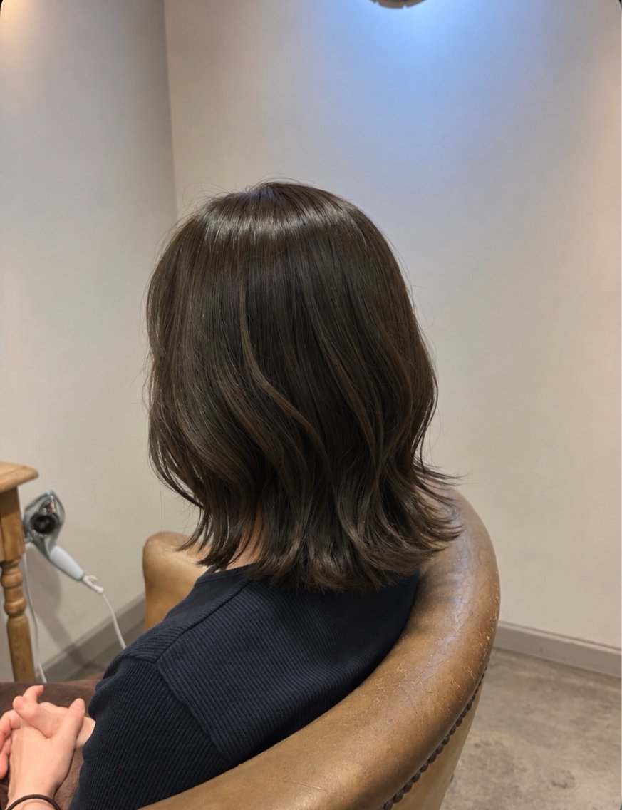 ミディアム カラー 透明感カラー オリーブカラー 髪質改善 カット ヘアカラー 安田 妃良のヘアスタイル