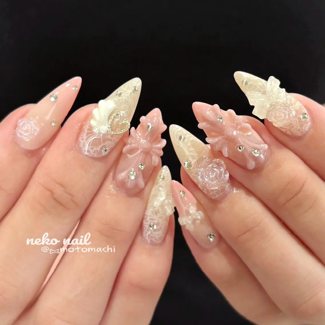 ネイル ガーリー レース ハンドネイル neko nailのネイルデザイン