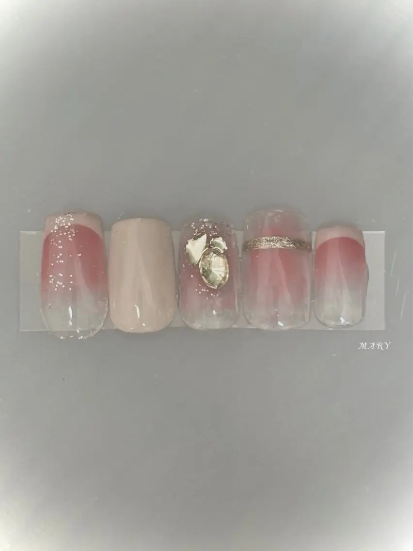 ネイル チークネイル フレンチネイル ニュアンスネイル ピンク ホワイト ハンドネイル Mary nail .narumiのネイルデザイン