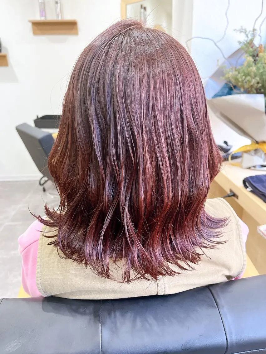 ミディアム カラー ブリーチ ブリーチなしカラー ピンクカラー (kakko )のヘアスタイル