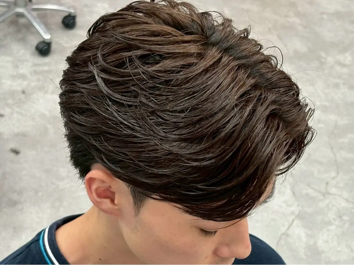 パーマ メンズ フェザーパーマ メンズハイトーン メンズパーマ シャドーパーマ ツイストスパイラルパーマ カット ヘアカラー 🔥メンズ職人🔥 ✂️加瀬澤駿✂️のヘアスタイル