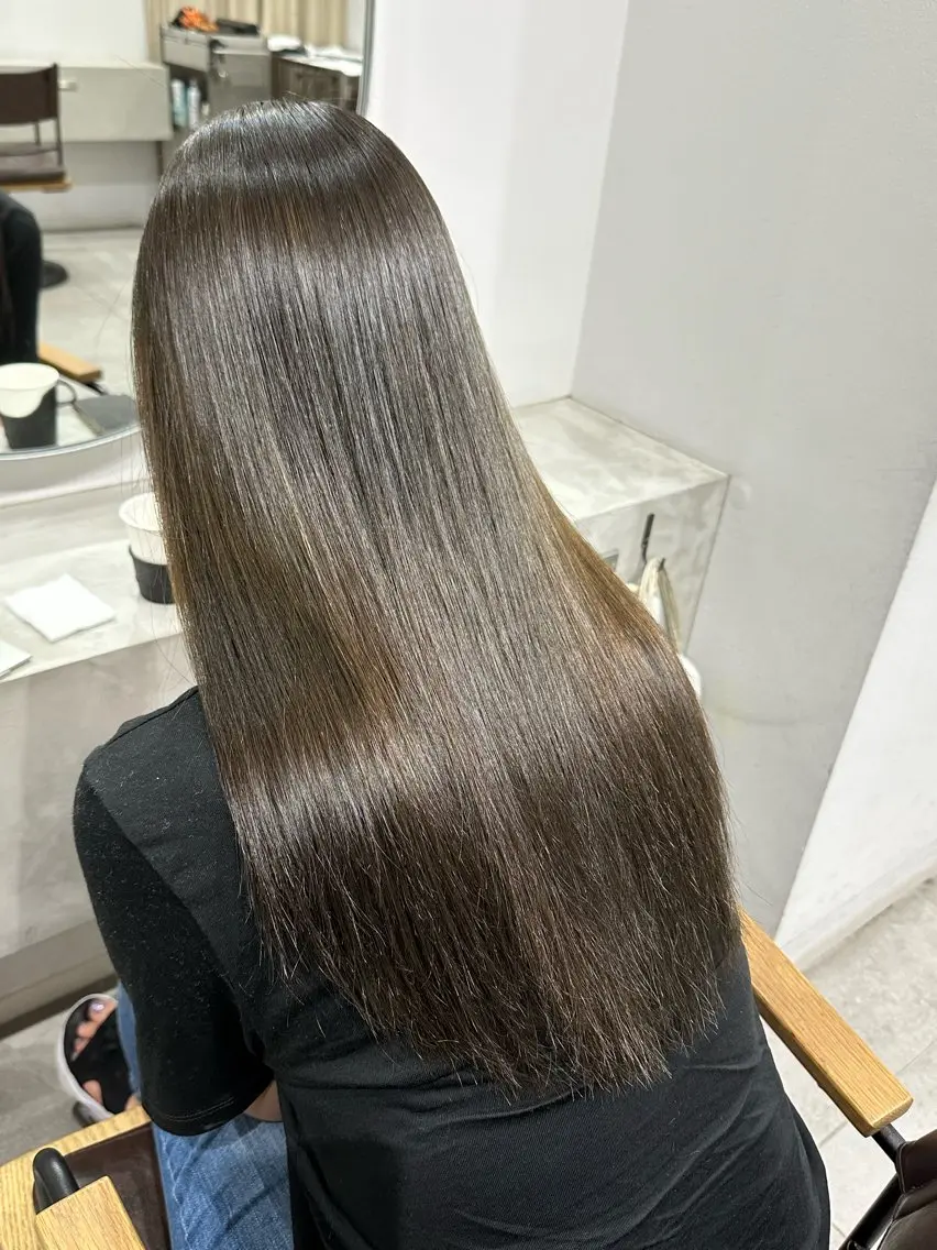 ロング カット ヘアカラー 縮毛矯正 トリートメント シガ ミクトのヘアスタイル