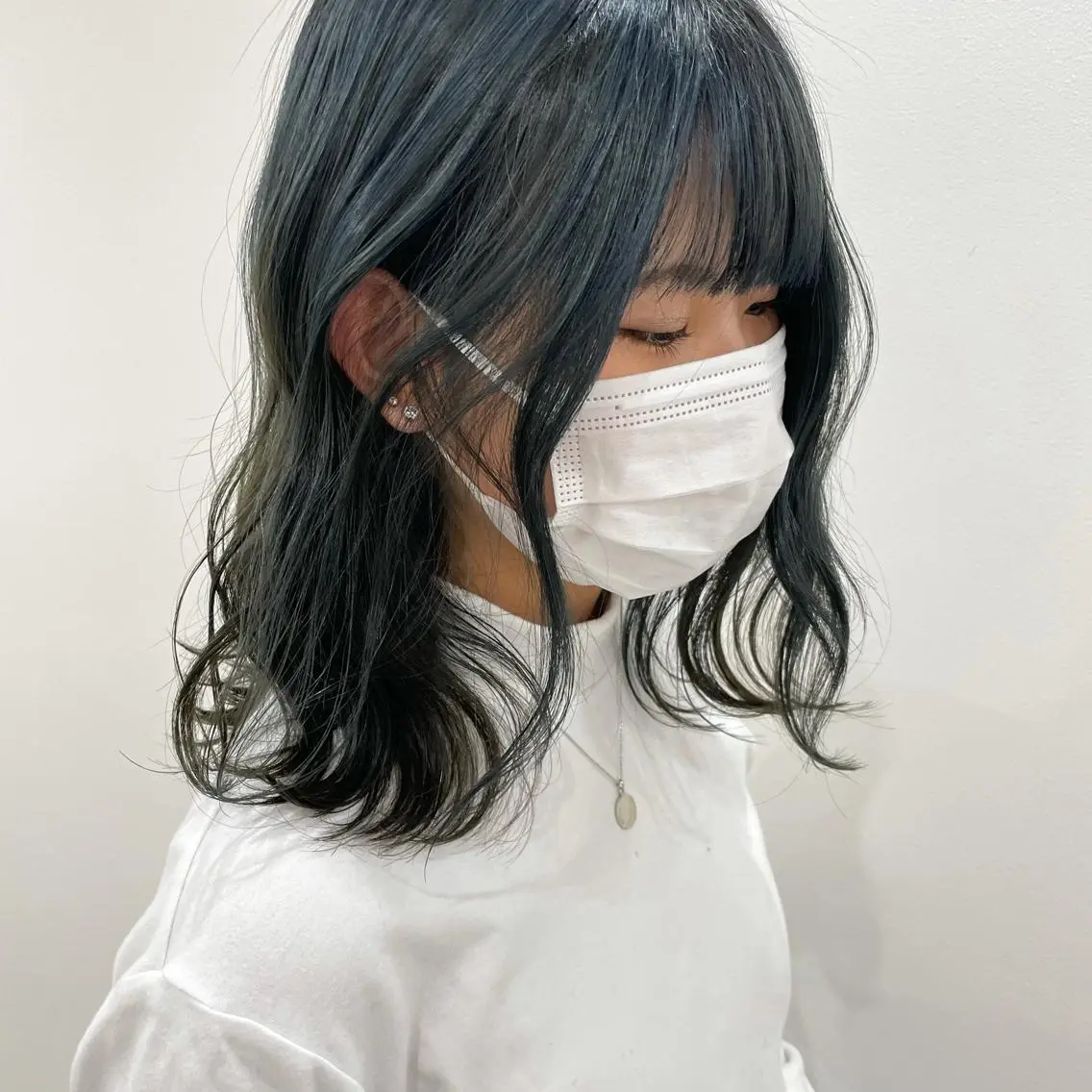 セミロング カラー akane .のヘアスタイル