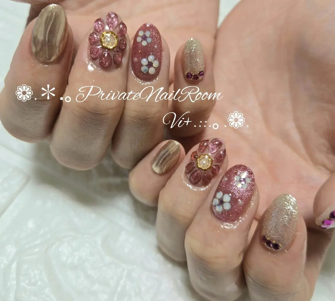 ネイル ハンドネイル Nail Room Vi+のネイルデザイン