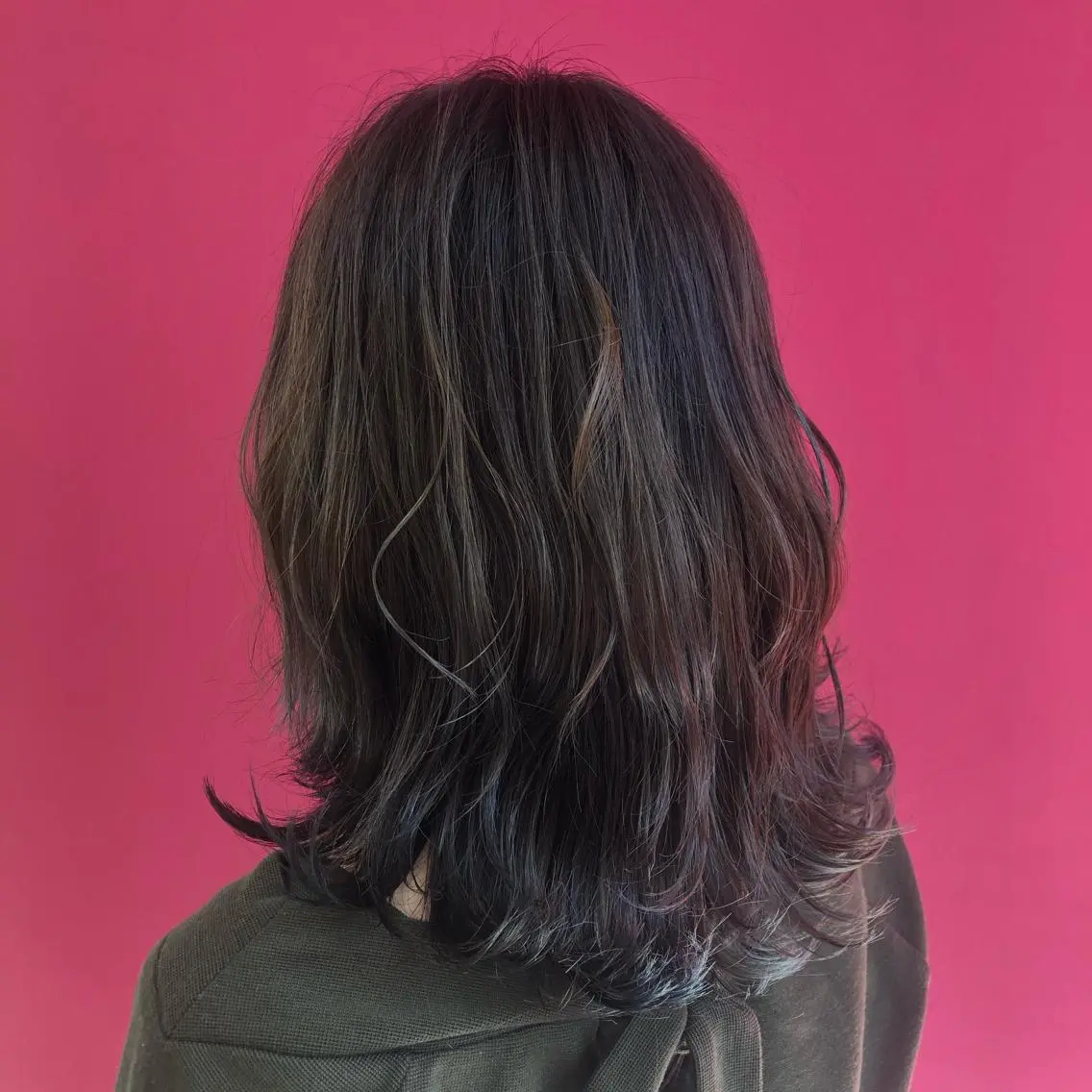 ミディアム カラー グラデーションカラー グレージュ 小顔レイヤー/ ベージュ🤍Rieのヘアスタイル