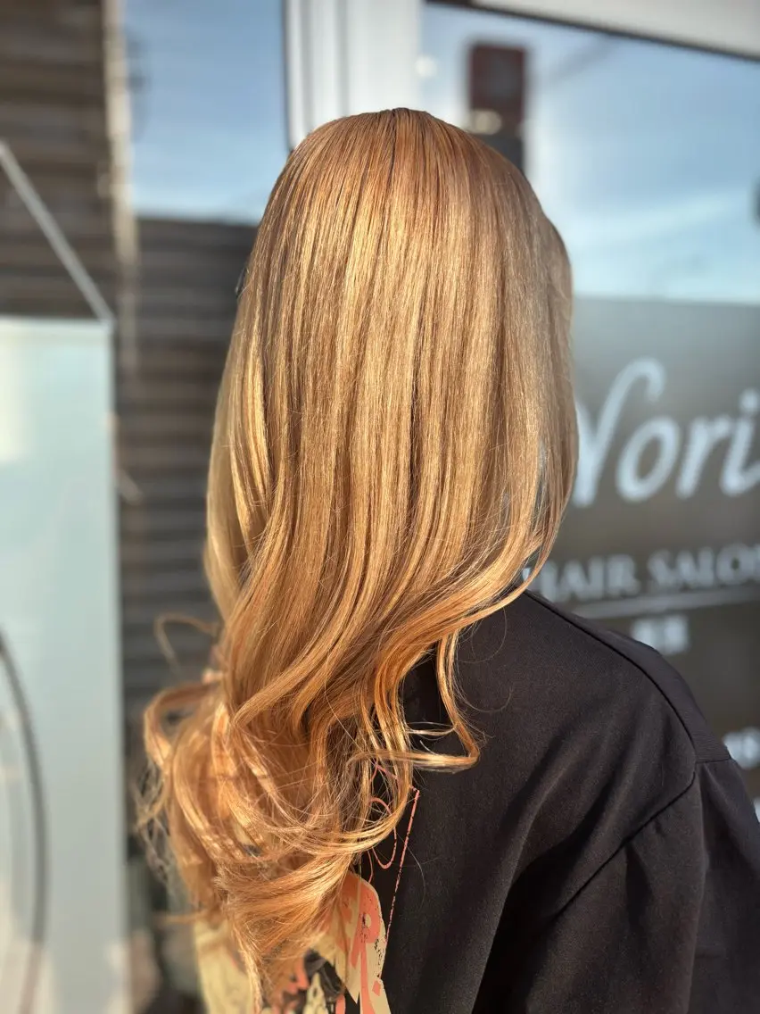 ロング ヘアカラー 💛 みおのヘアスタイル