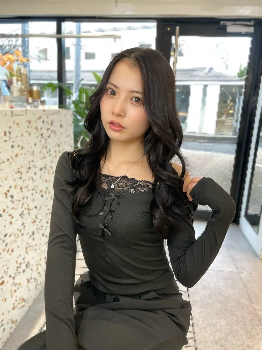 ロング カラー 黒髪 ブルーカラー ブルーブラック 髪質改善 縮毛矯正 ヘアカラー トリートメント 大智/ハイライト バレイヤージュのヘアスタイル