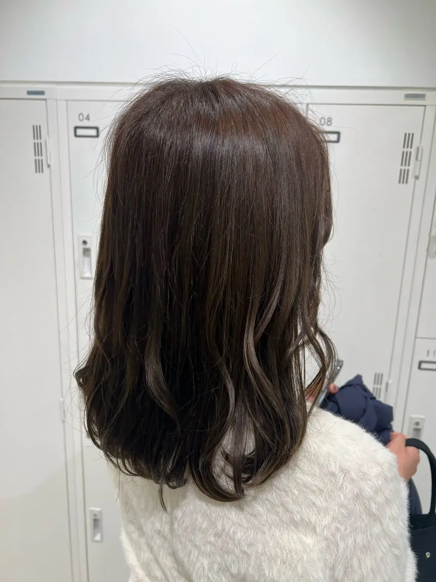 セミロング カラー ベージュカラー ブリーチ 透明感カラー イルミナカラー ブリーチなしカラー カット ヘアカラー 【暖色カラー特化】 中山由梨のヘアスタイル