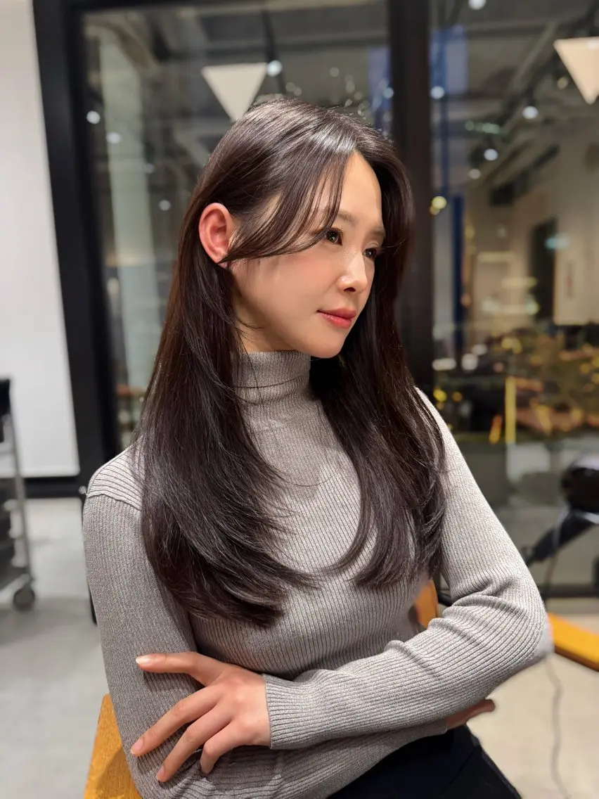 セミロング レイヤーカット 似合わせカット 小顔カット 奥田 蓮のヘアスタイル