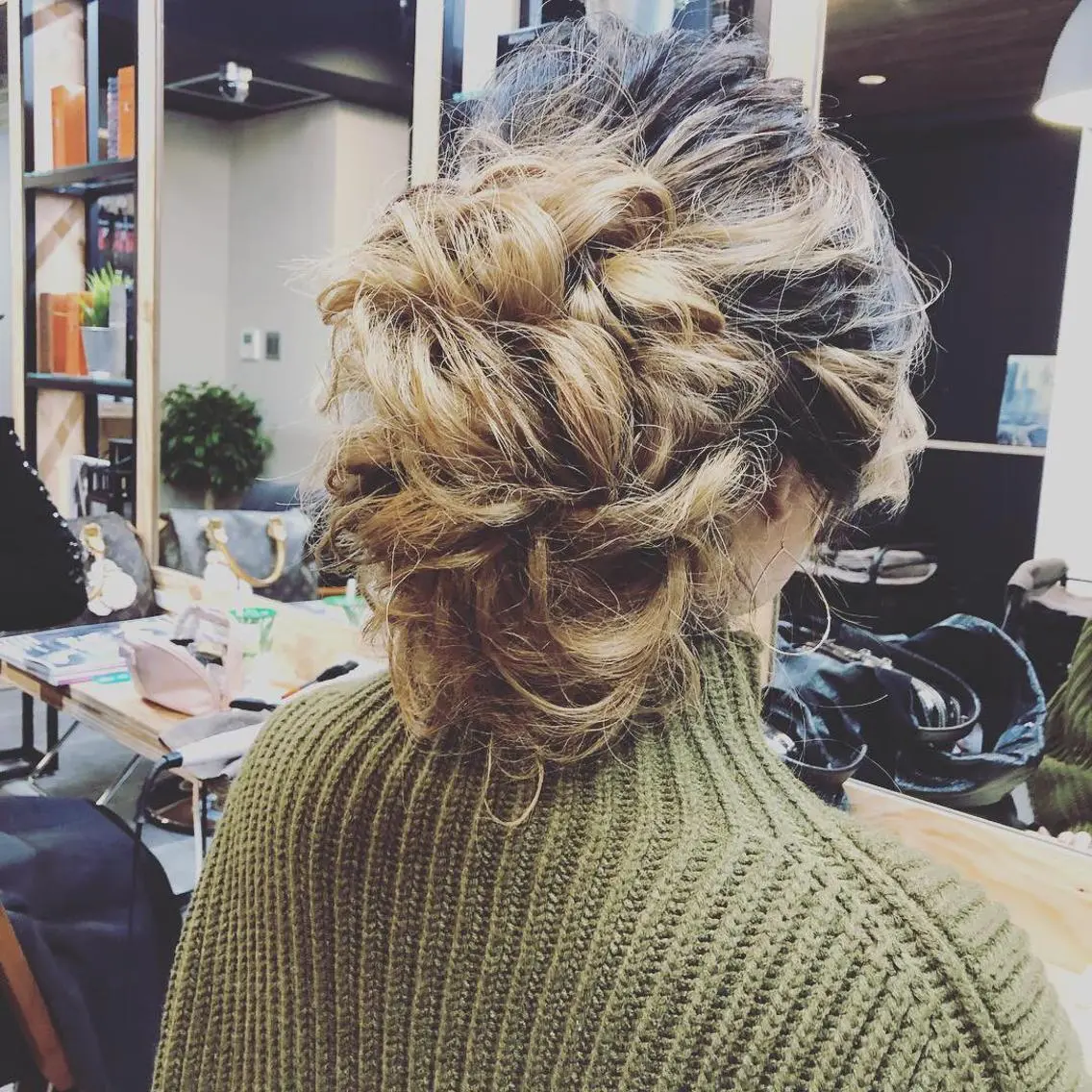 ロング ヘアセット 泉 汐織のヘアスタイル