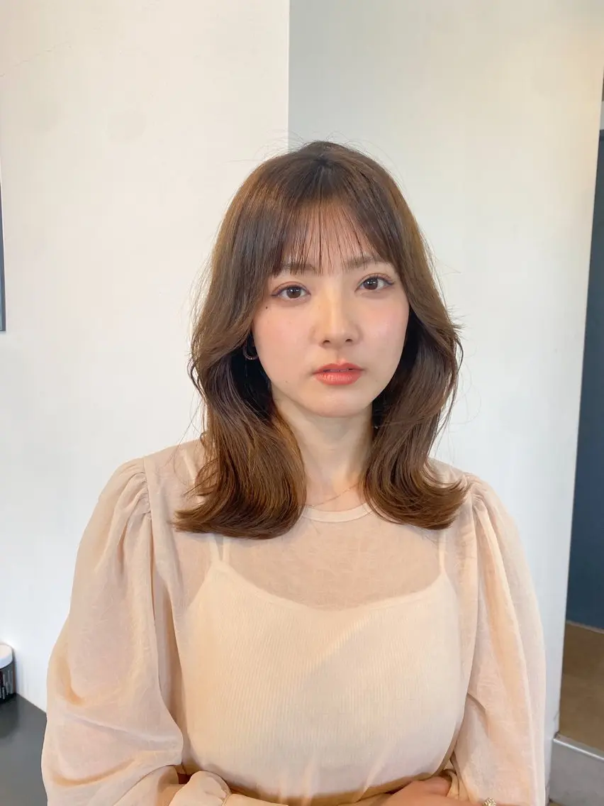 ミディアム カラー くびれヘア ♠️暗髪レイヤー♠️ 中山唯斗のヘアスタイル