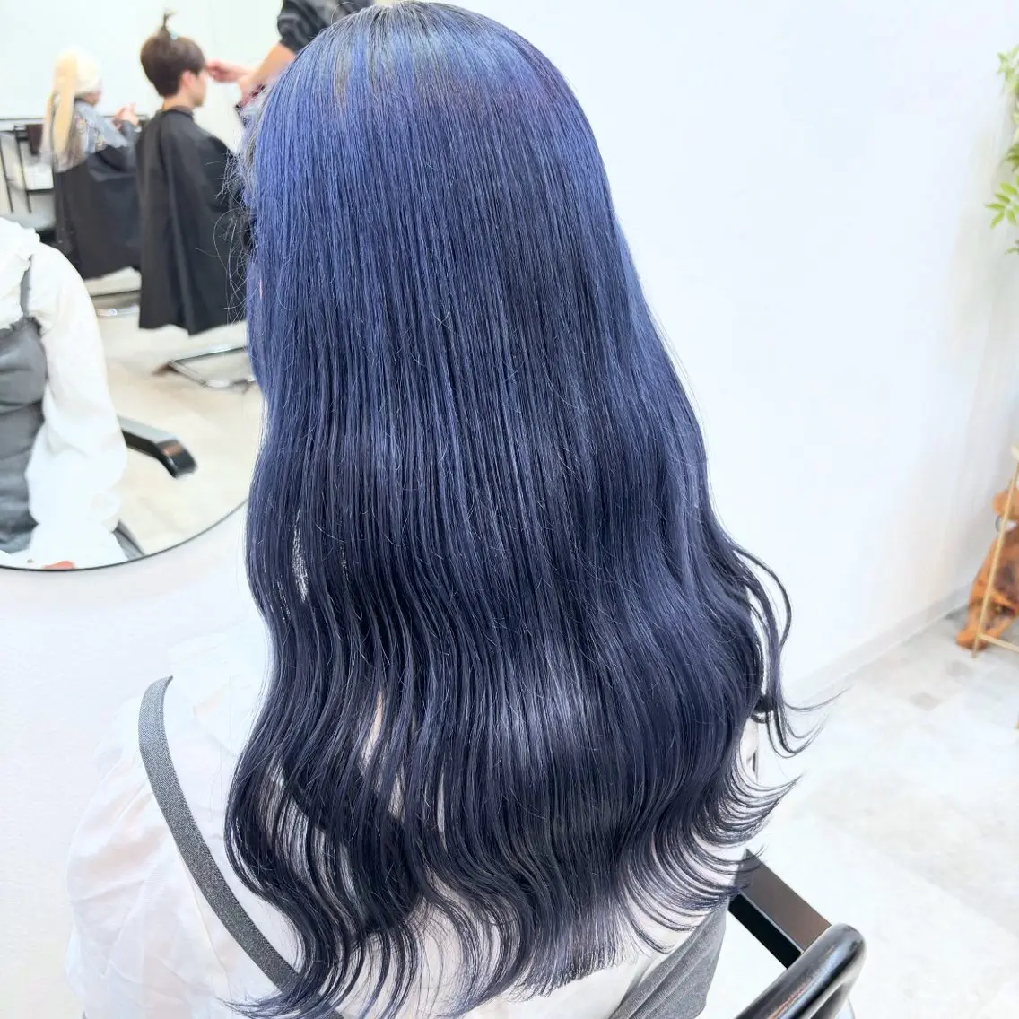 ロング カラー ヘアアレンジ ブルーカラー ネイビーカラー ヘアカラー トリートメント ヘアセット 渋谷🩶ハイトーン 🩶FUMUのヘアスタイル