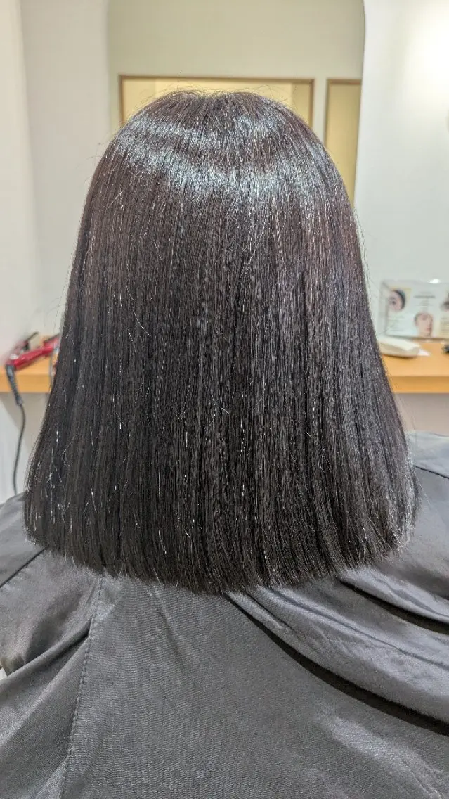 セミロング カット 辻花 さおりのヘアスタイル