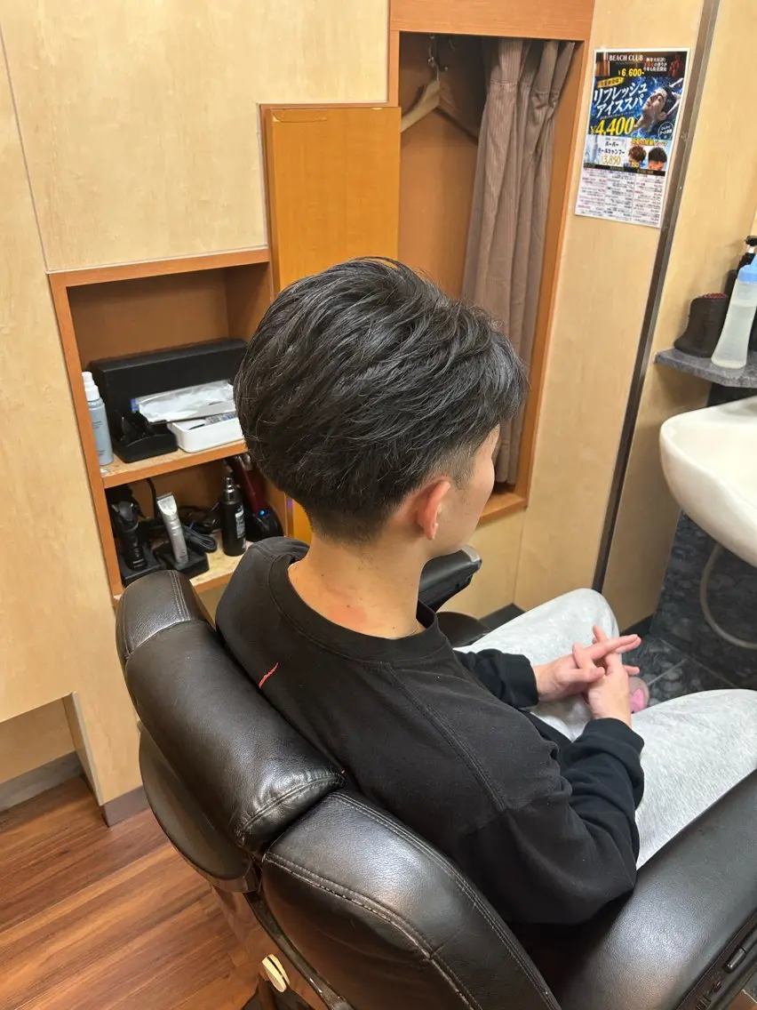 ショート メンズ アップバング 佐藤 賢楽のヘアスタイル